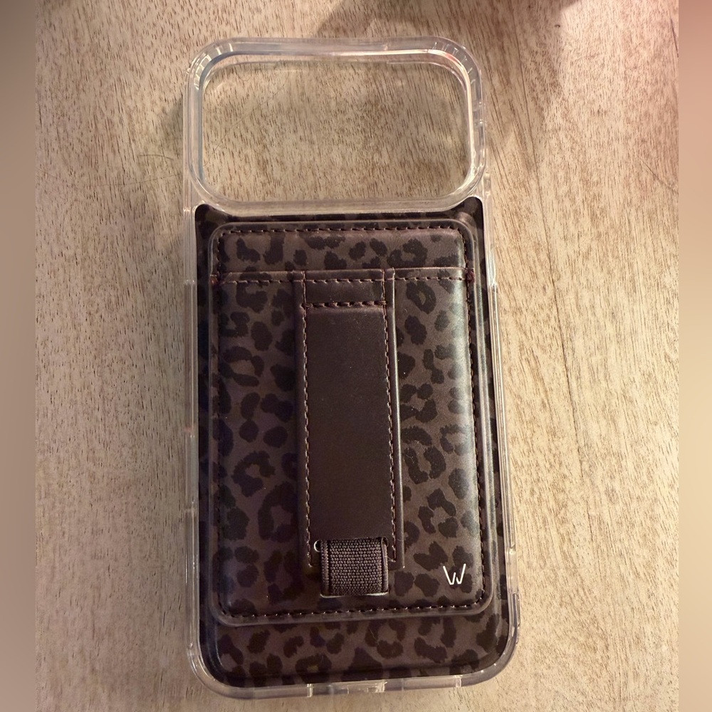 Walli iPhone 17 pro max leopard MagSafe case